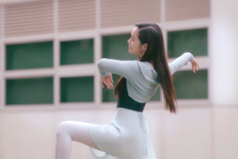 ◎ 梁超怡在《非常》劇中跳芭蕾舞。