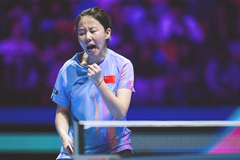 ◎ 四月三日,陳幸同慶祝得分。世界盃女子單打八分之一決賽中,中國選手陳幸同四比二戰勝波多黎各選手阿德里安娜.迪亞茲,晉級八強。(新華社發張金加 攝)