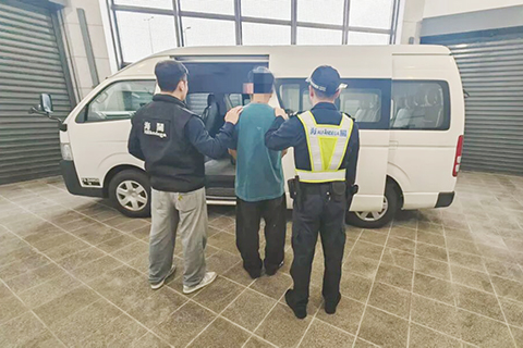 ◎ 海關揭店舖售賣假冒產品,一人送法辦。