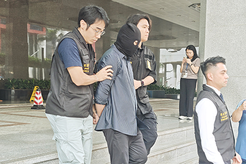 ◎ 一名中醫師涉對兒童性侵犯被拘。